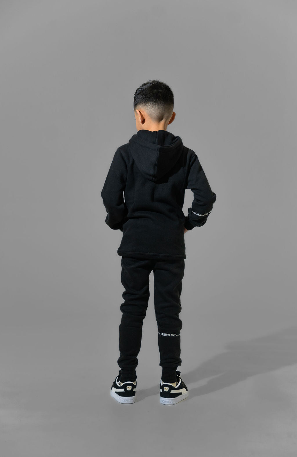 Kids Boys tracksuit black (zwart)